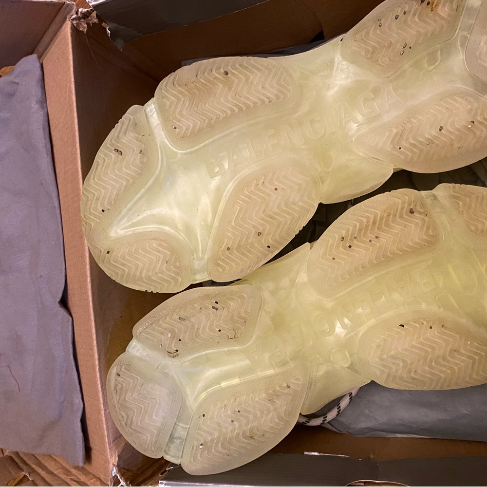 Women shoes size 9 slightly worn - Picture 2 of 4
